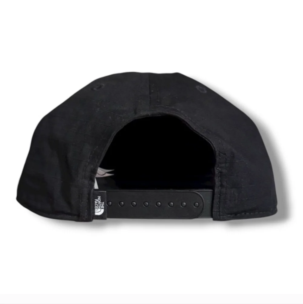 THE NORTH FACE Black Patchless SnapBack Cap Hat